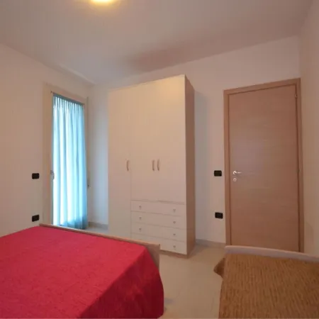 Modern With Balcony In شقة